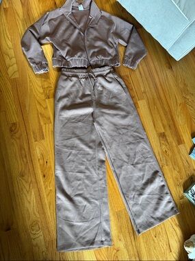 all in motion Wide-Leg Lounge sweat jacket and matching  Pants in Taupe. Size S.